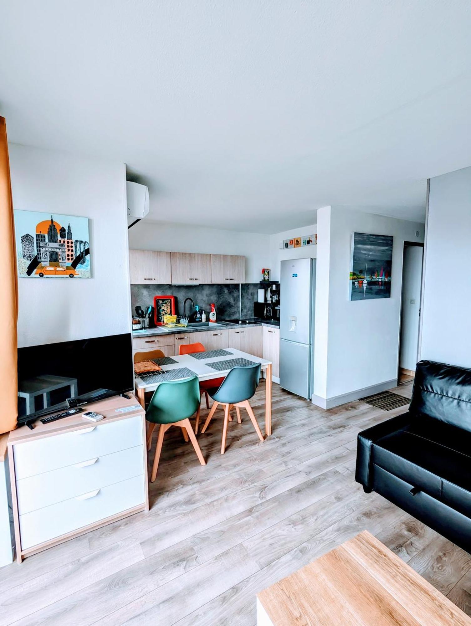 Apartment T2 Climatise Vue Sur Mer, Wifi, Piscine Et Parking Sete